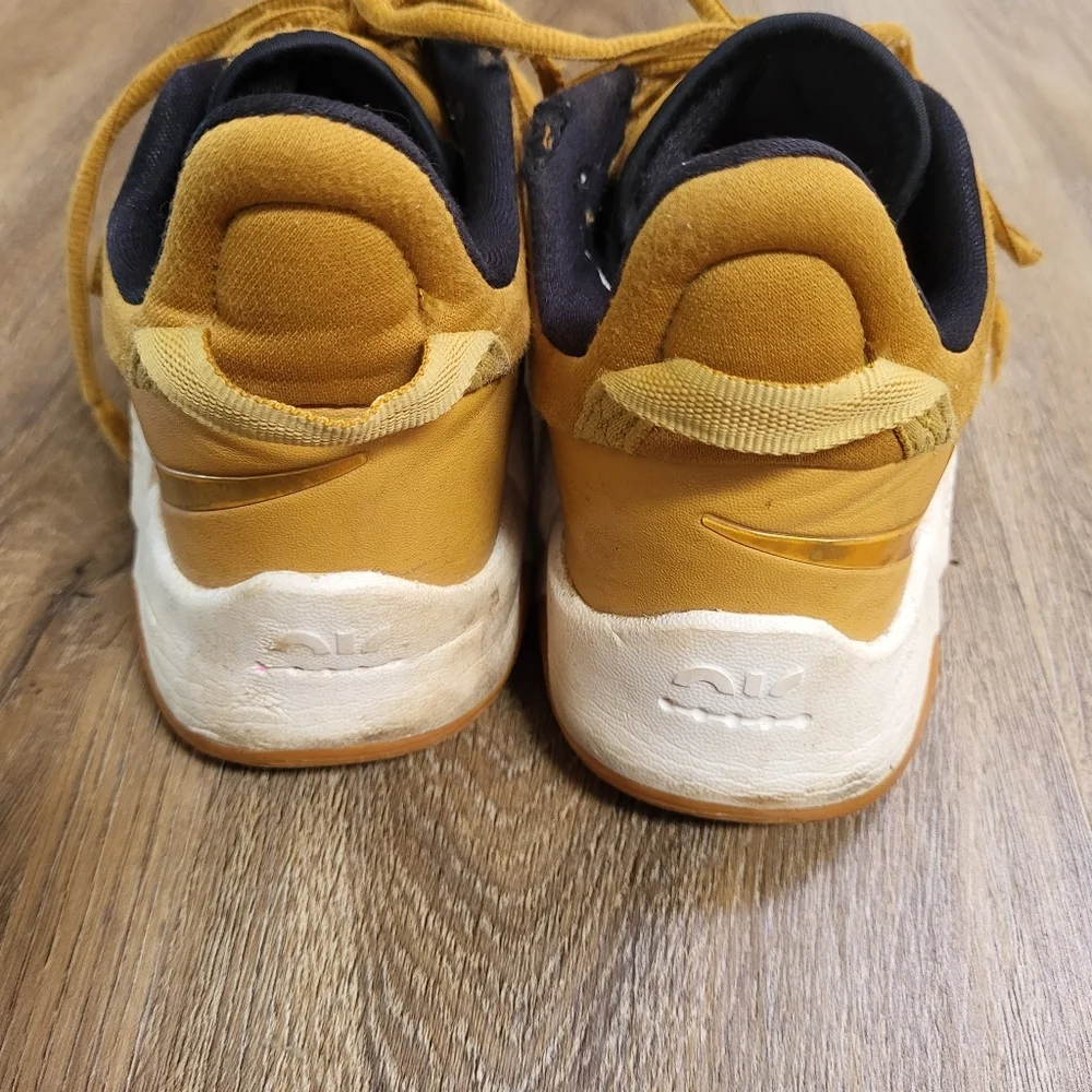 Nike PG 5 Wheat Mens Size 8 Basketball Shoes Sneakers FLAWED Paul George Gold